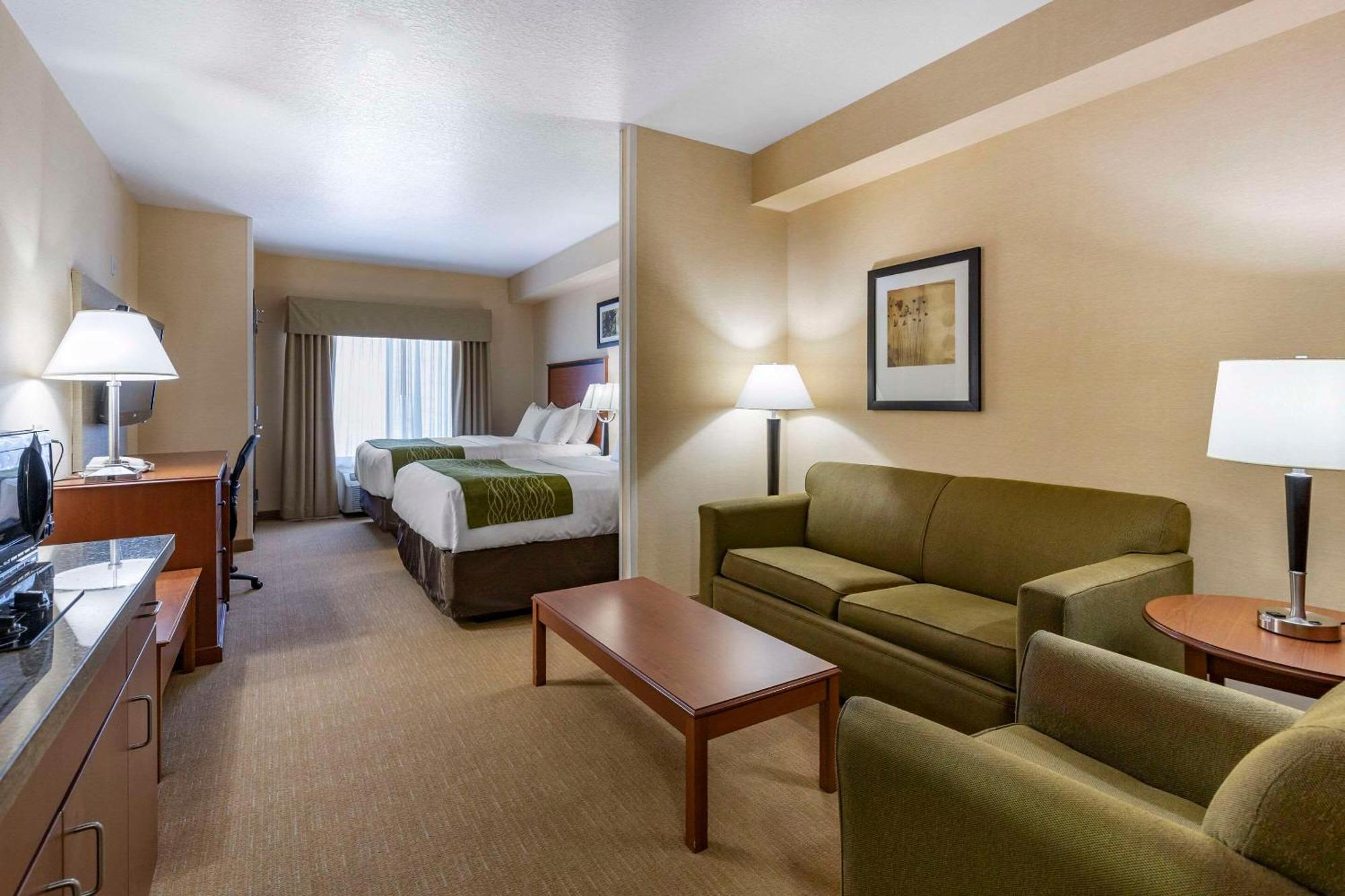 Comfort Inn & Suites Gateway To Glacier National Park Shelby Exterior foto